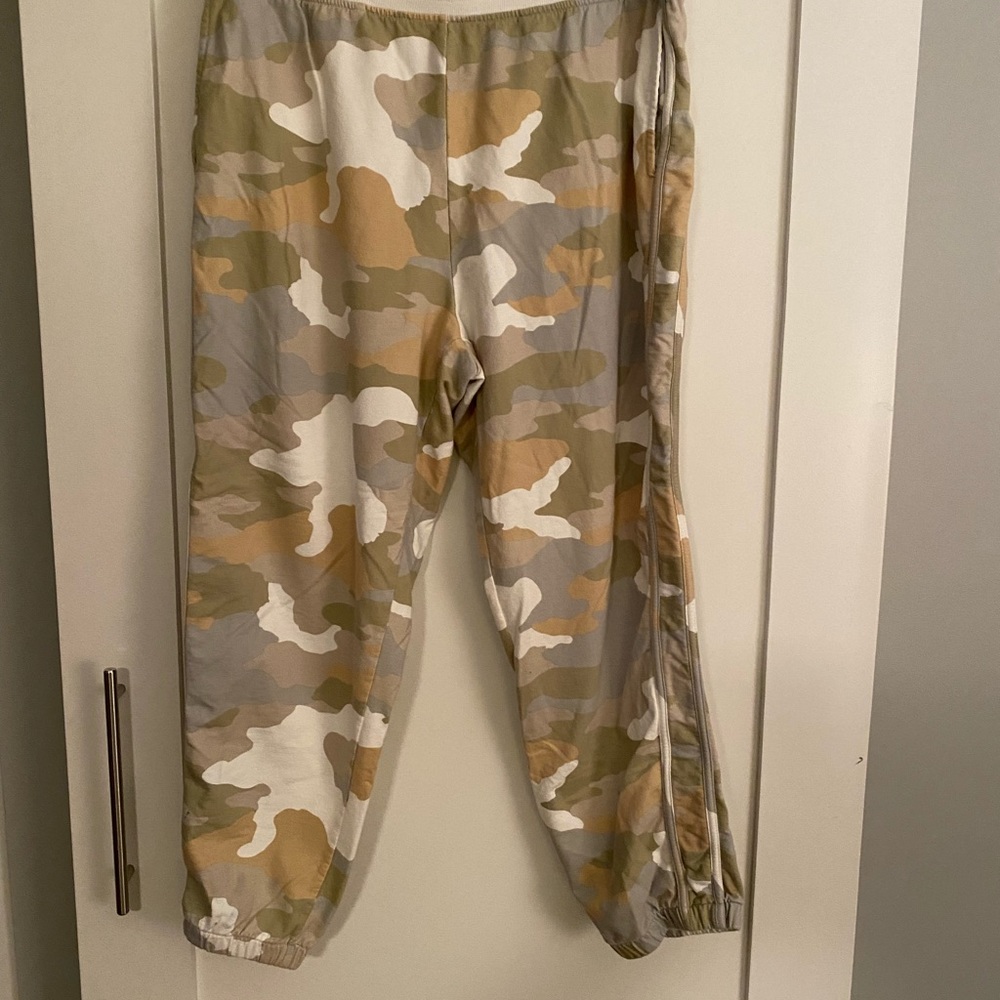 Aerie lightweight camo pants